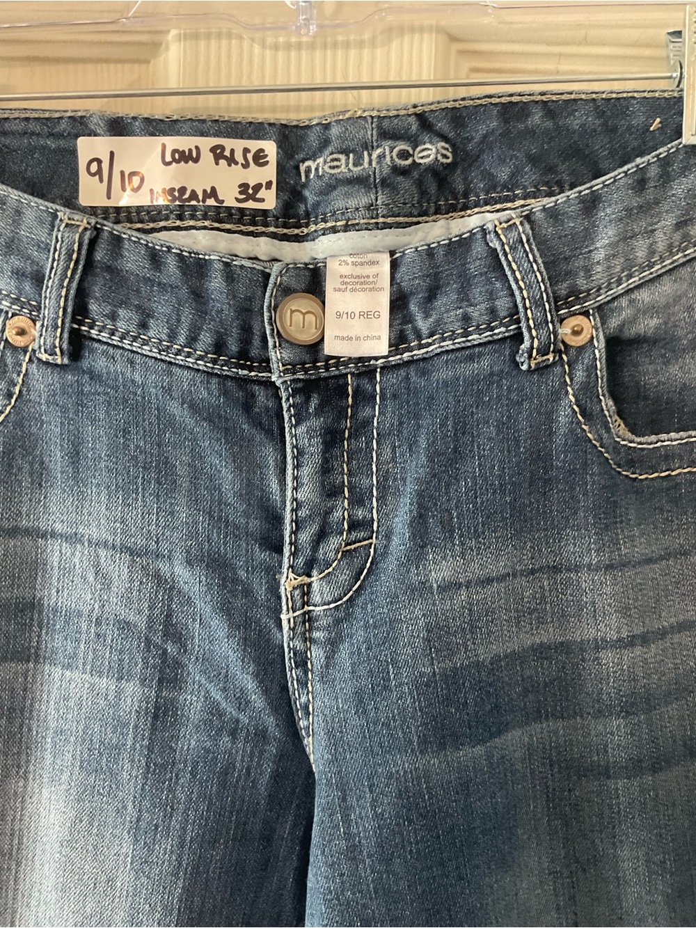 Maurices Women's LOW-Rise BOOTCUT Jeans 9/10 32” INSEAM